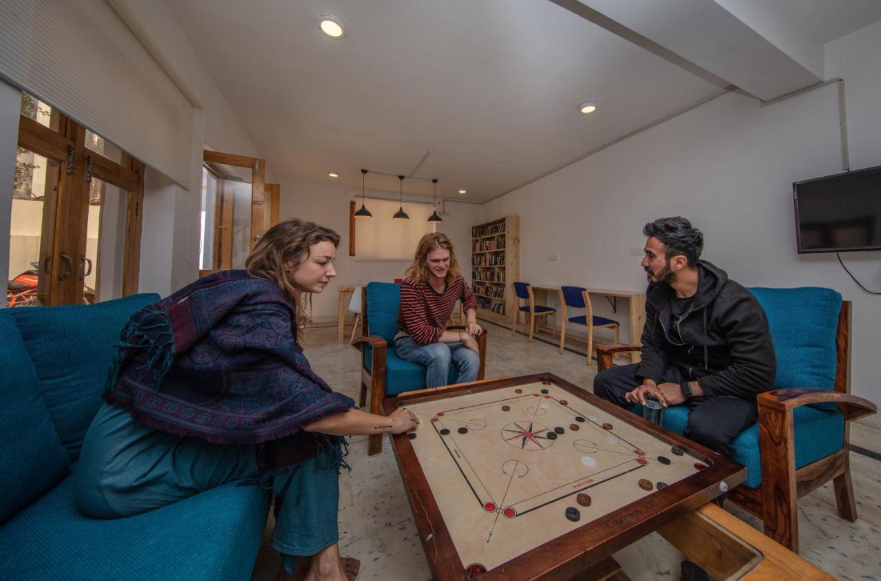 Raybo Hostel Leh Esterno foto